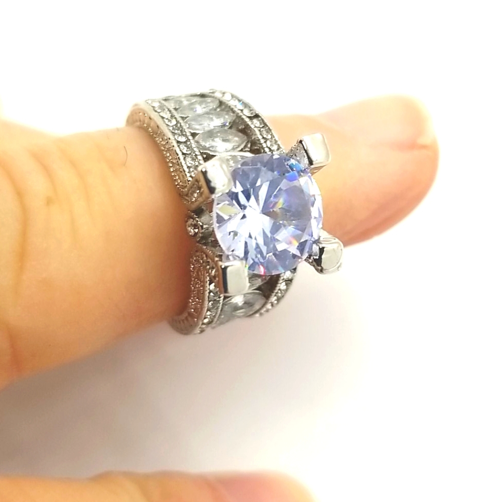 Womans ring